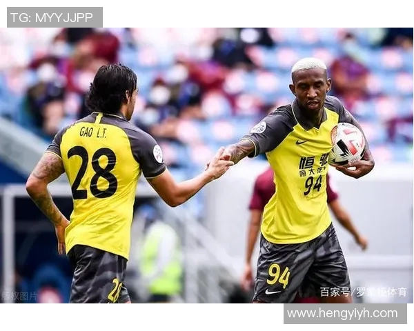 米兰与曼联激战正酣赛果揭晓引发球迷热议